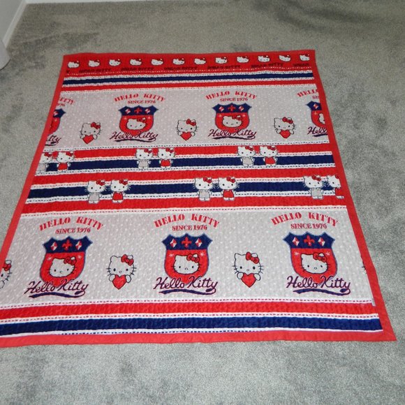 Hello Kitty Twin Size Thick Fleece Quilted Blanket - Picture 3 of 14